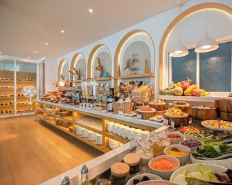 Anona Sunset Boutique - Phuket - Buffet