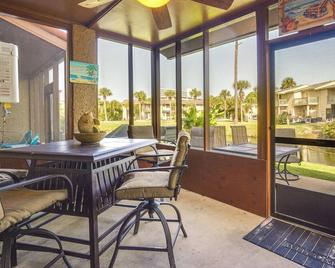 PCB Townhome w/ Resort Amenities - Walk to Ocean! - Panama City Beach - Dining room