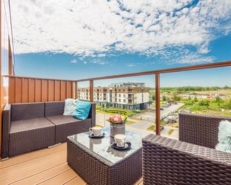 Apartamenty Sun & Snow Kołobrzeg Resorts z basenem - Kolobrzeg - Balcón