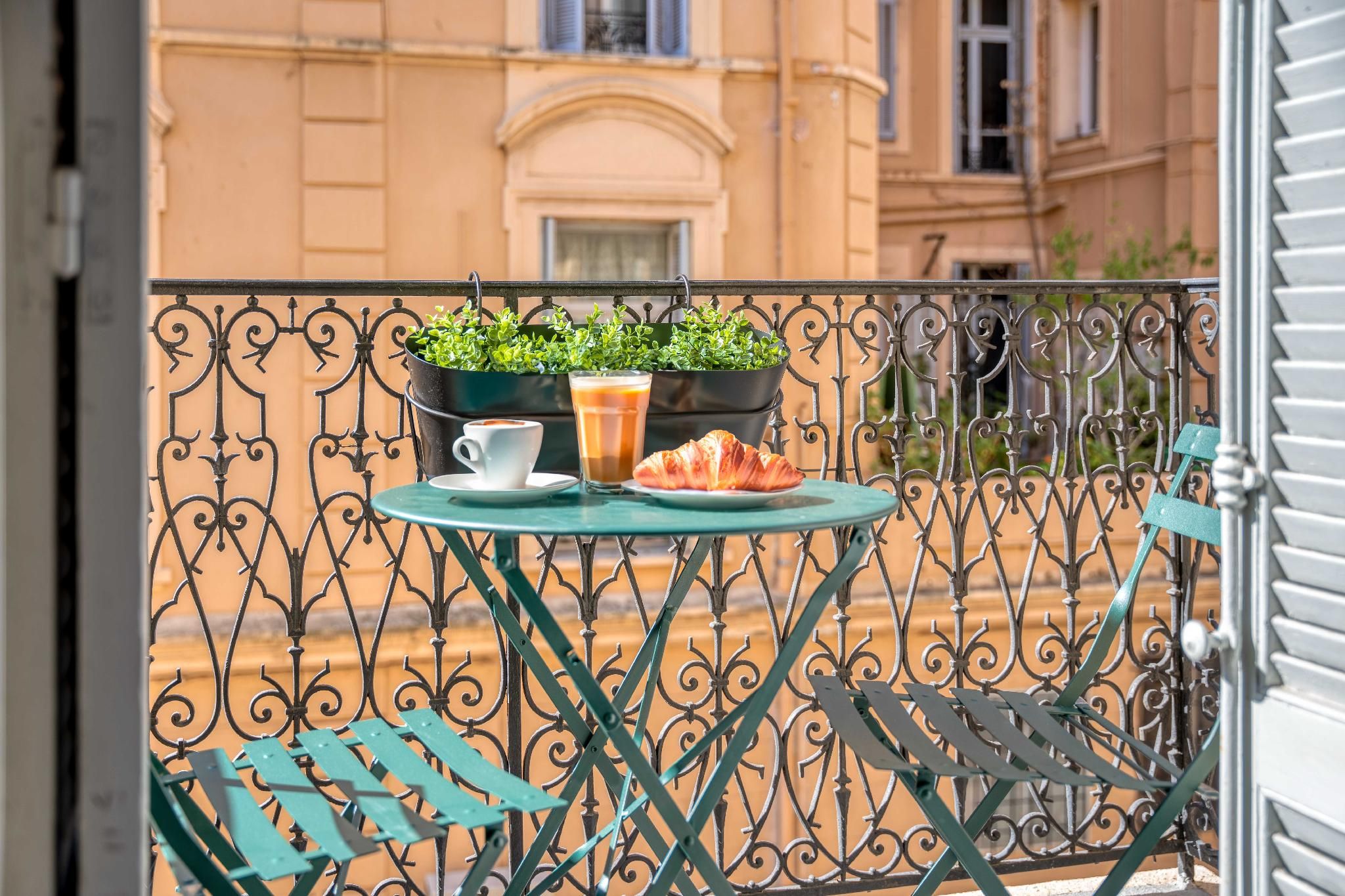 Quiet and luxurious apartment - Cannes Center - קאן - מרפסת