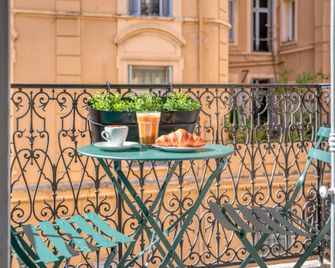 Quiet and luxurious apartment - Cannes Center - קאן - מרפסת
