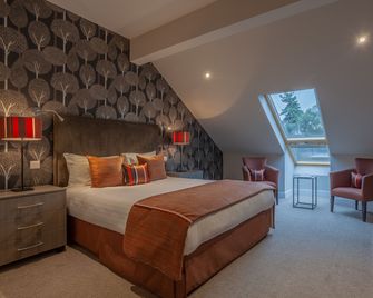 Orsett Hall Hotel - Grays - Bedroom