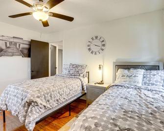 Residential Birmingham Home, 5 Mi to Downtown! - Birmingham - Chambre