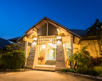 Baan Talay See Cream Resort - Samut Songkhram - Building