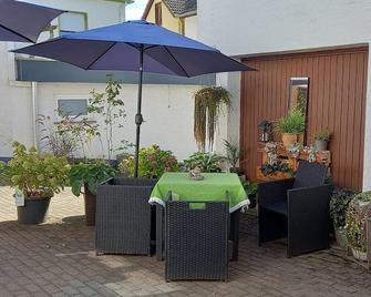 Relaxing guest room to relax, central to Rheinsteig and Limes - Neuwied - Innenhof