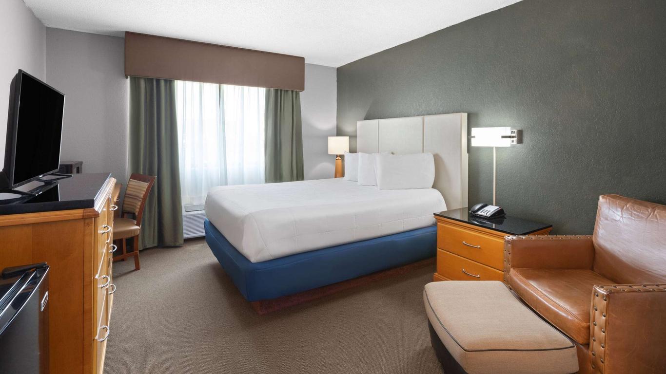 Travelodge by Wyndham Redwood Falls