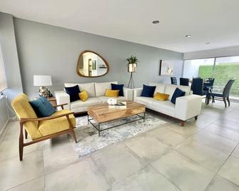 'Nuestra Casita' en Millenio 3-Lucepolis Coto Club - Santiago de Querétaro - Sala de estar