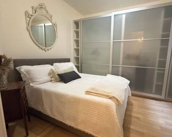 2-bedroom apartment in the heart of the vibrant East Village. - Nueva York - Habitación