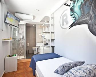 Ryans Pocket - Ibiza - Chambre