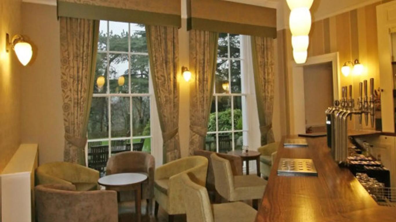 Lysses House Hotel