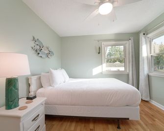 Waterfront 4br/2.5ba W/2 Large Decks | Haven K - Coloma - Bedroom