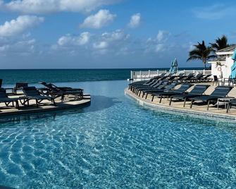 Bimini World Resorts Tipsy Turtle With Boatslip And Polaris Utv - Bailey Town - Basen