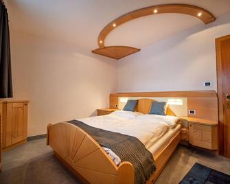 Apartment Sellablick - Ortisei - Bedroom