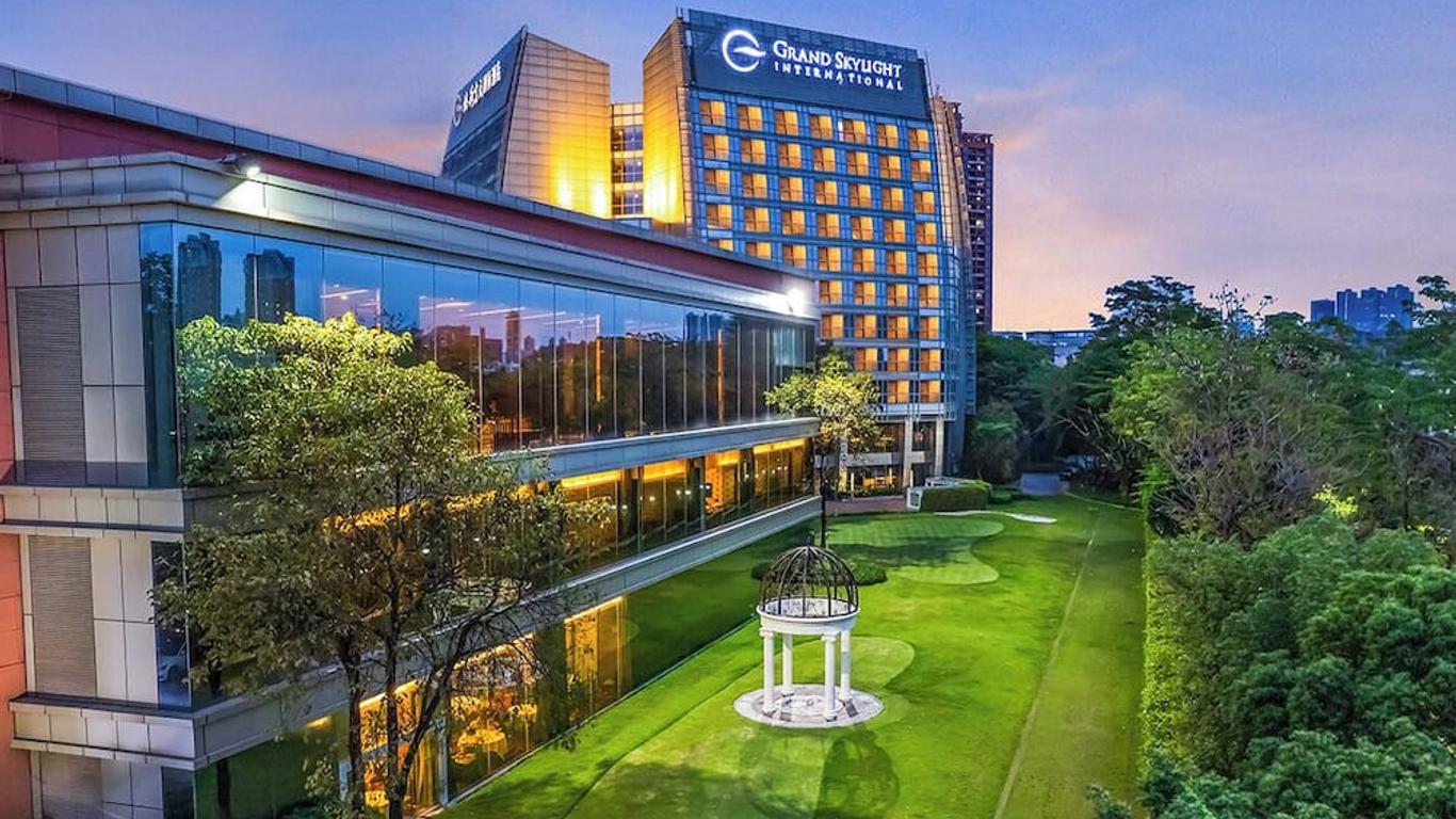 جراند سكاي لايت إنترناشونال هوتل جوانلان