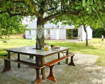 Chalet near Mont St Michel & Nature Trails - Céaux - Binnenhof