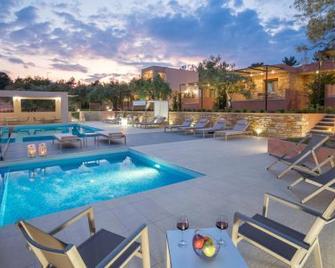 Aventura Village - Potos - Piscine