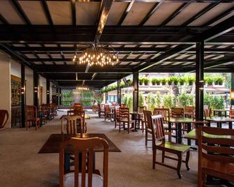 Basaya Beach Hotel & Resort - Pattaya - Restaurant