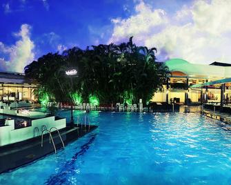 Sayaji Hotel Indore - Indore - Pool