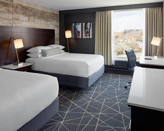 Delta Hotels by Marriott Sherbrooke Conference Centre - Sherbrooke - Bedroom