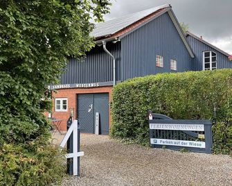 Fewo Pit - Landhaus Westerweg - Family Petersen - Wanderup - Gebäude