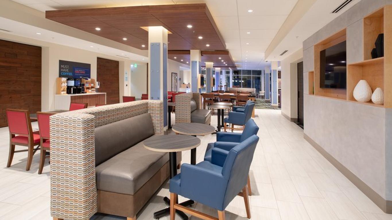 Holiday Inn Express & Suites Goodland