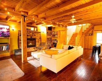 Binge Susets at Whiskey Harbour Villa - South Bruce Peninsula - Sala de estar