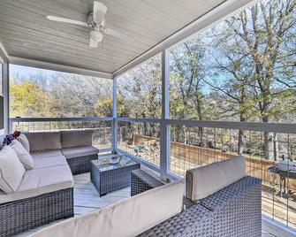 Bright Brownwood Home with On-Site River Access! - Brownwood - Balcony