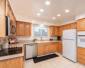 The perfect home for all your needs. - Fair Oaks - Cocina