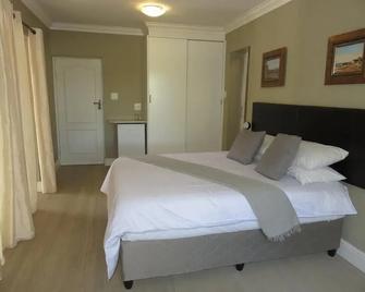Milas Place - Somerset West - Phòng ngủ