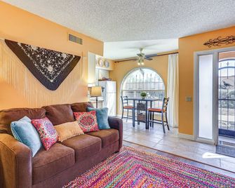 Charming Green Valley Townhome w/ Community Pool! - Green Valley - Sala de estar