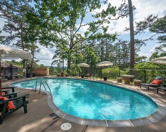 The Woodsman Lodge - Eureka Springs - Pileta
