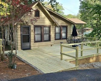 2 Bedroom - Fully Equipped And Ready For Family Fun - Hot Springs - Patio