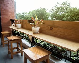Tuju Arteri Pods - Jakarta - Balcony
