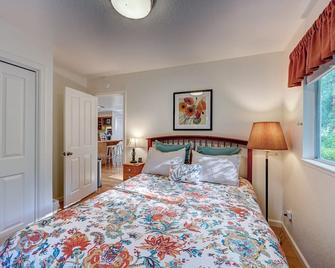 Leafy Lonesome - Murphys Vacation Rentals - Murphys - Bedroom