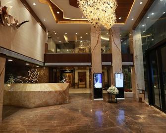 Hotel Park Elanza Chennai - Chennai - Front desk