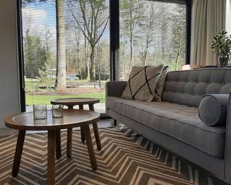 Holiday Home Maridu Wellness - Arnhem - Huiskamer