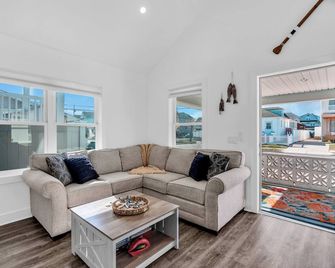 1 Block To Beach, Linens + Towels, Bbq, Ac - Belmar - Living room