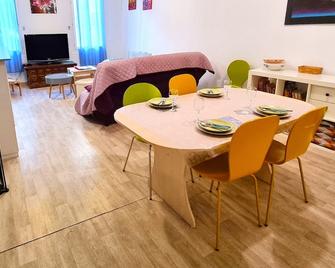 Coeur De Ville, T2, Rue Pietonne, Digne - Digne-les-Bains - Salle à manger