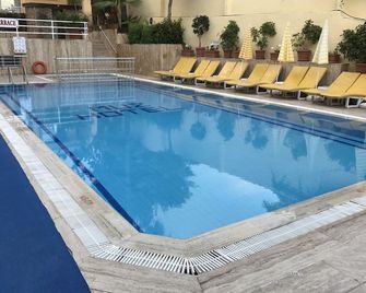 Muz Hotel - Alanya - Pool