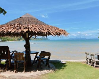 Sabai Corner Bungalows - Sha Extra Plus - Ko Yao Noi - Innenhof