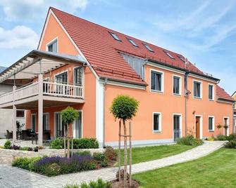 Gemütliche Ferienwohnung mit Balkon und Abendsonne - Burglengenfeld - Gebäude