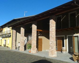 Fior di campo - Dronero - Vista del exterior