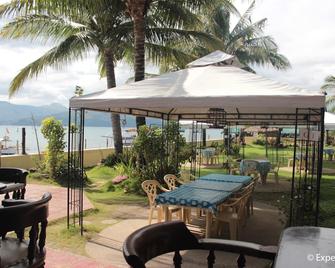 Wild Orchid Beach Resort - Olóngapo - Patio