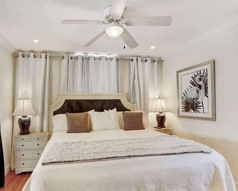 The Blue Pearl - Soak Up Views from a Scenic Poolside Upper Deck - West Palm Beach - Schlafzimmer