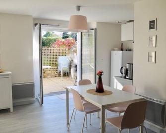 Studio apartment for 2-8 people with terrace and garden - Port-Navalo - Salle à manger