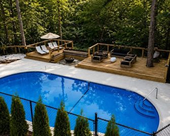 Forest Springs Resort - Eureka Springs - Πισίνα