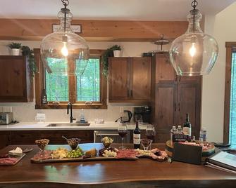 Cabernet Chalet-PrivateHot Tub SaunaSir Sam's (discount) - Haliburton - Kuchyň