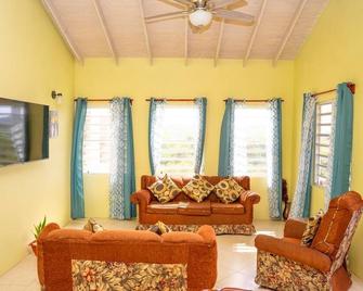 Charming 4-bedroom villa with WiFi and AC in St Georges, Fitches Creek, Antigua - All Saints