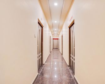 Hotel O Emerge Hotel - Hardoī - Hallway