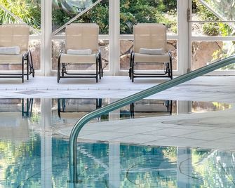 Boutique-Hotel Ballguthof am Golfplatz - Lana - Pool